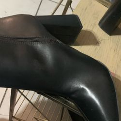 Boots 9.5 