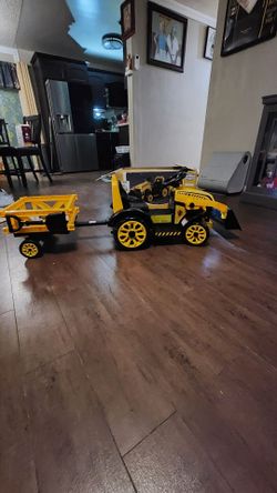 Best Ride On Cars Tonka 6V Construction Tractor Ride-On with Trailer and Working Loader for Kids