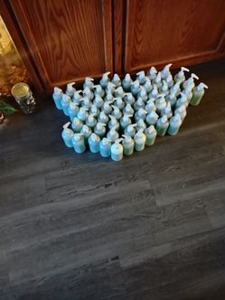 Lots of new  Shampoo, conditioner, and body washes 1$ each