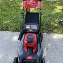 🚚 FREE DELIVERY 🚚 Milwaukee Lawn Mower M18