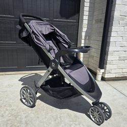 Britax  B Lively Stroller