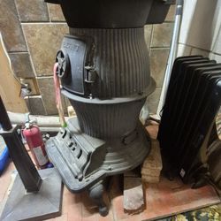 ANTIQUE COAL BURNING STOVE 1890