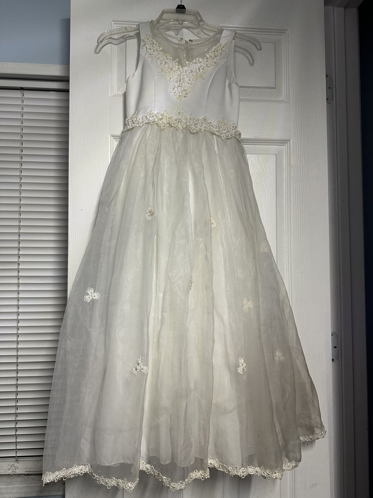 new cream- white dress, good for First Communion or nay occasions size 12T pick up near Tully And Monterey rd ask Ca 95112