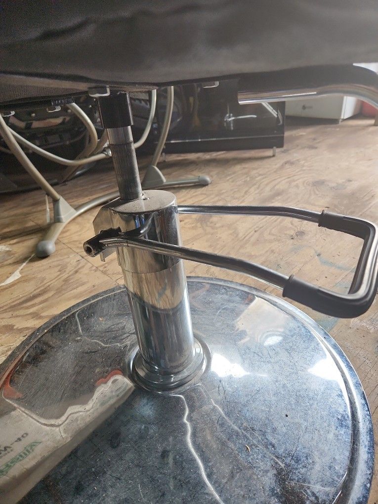 Salon Chair