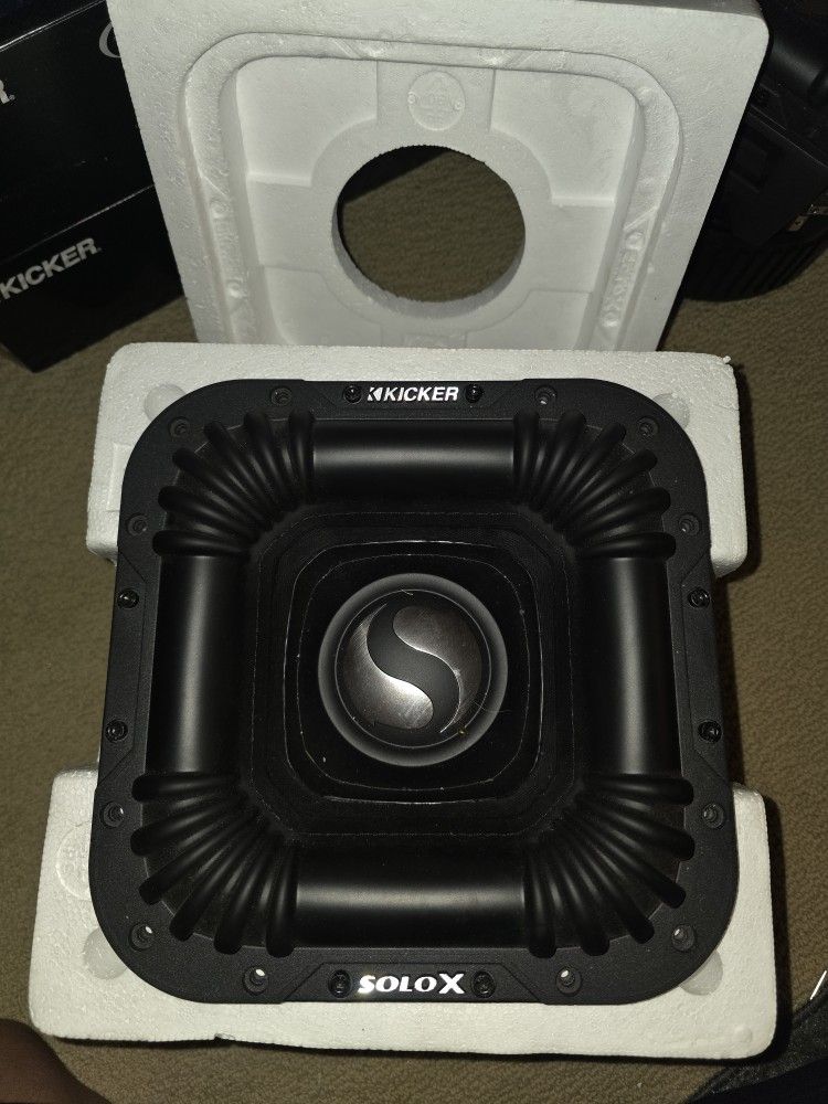 Kicker Solo X Subwoofer Kicker 49L7X102