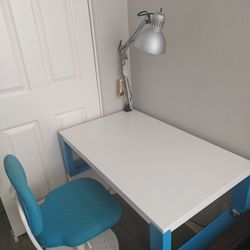 IKEA study setup. Perfect for students or a home office. All items are in great condition.