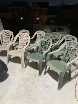 8 outdoor chairs