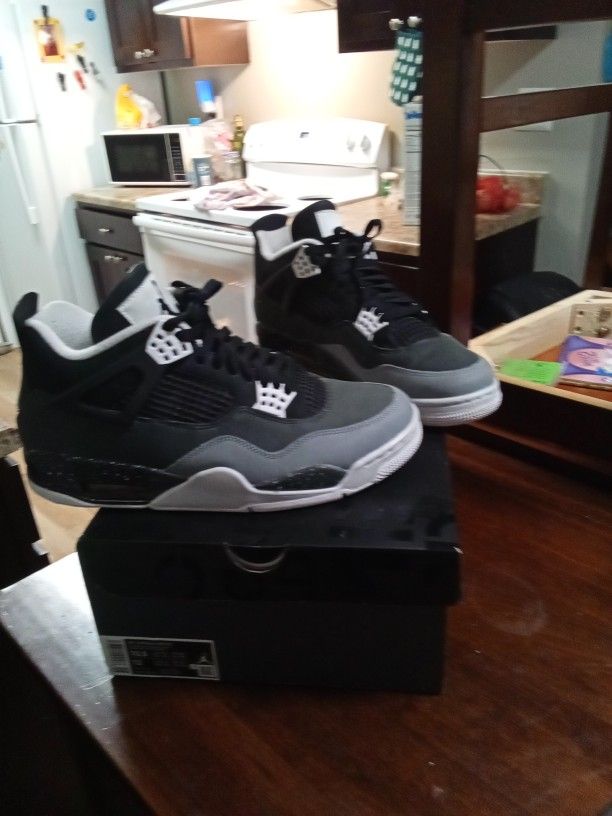 Air Jordan 4 Retro Remastered