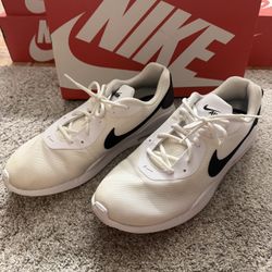 Nike Airmax Oketo Black and White Shoes