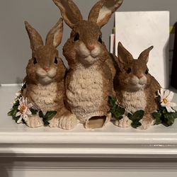 Three  Rabbit 