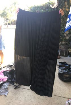 Pleated skirt black