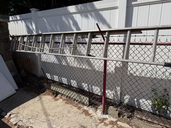 Werner heavy duty 250lb. rated , 24ft aluminum extension ladder.