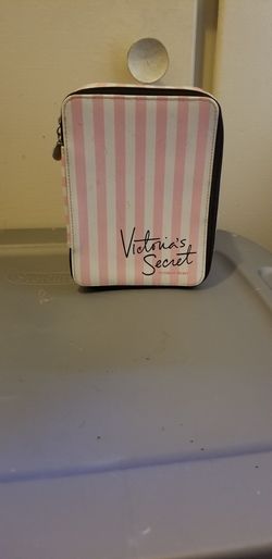 Set of makeup case and bag