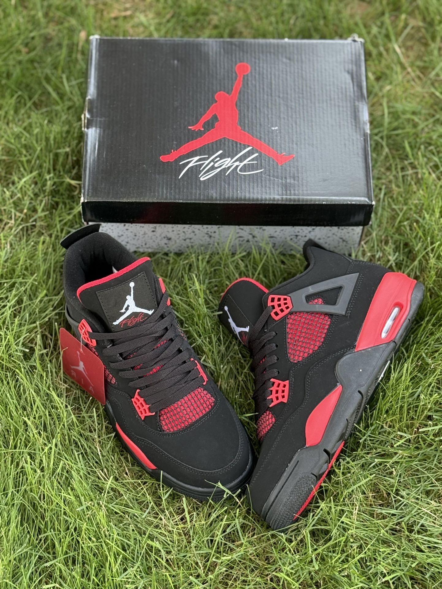 Jordan 4 Retro ‘Red Thunder’