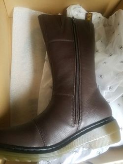 Dr Martens Charla Boot Size 6 color Brown