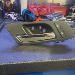 2007 To 2014 Chevy Tahoe Driver Door Handle