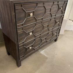 New Chest of drawers and cabinets Floor Models