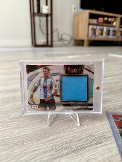 Enzo Fernandez Soccer Card Lot