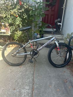 20 “ inch Schwinn predator old-school BMX bike .