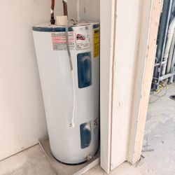Hot water tank