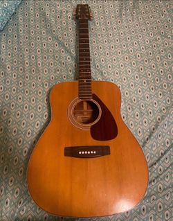 Yamaha FG-200