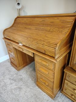 Vintage like new  desk in spring hill