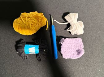 Crochet Hook and Practice Thread