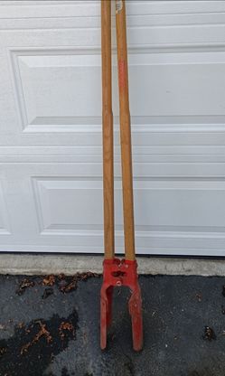Post hole digger