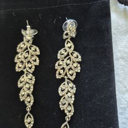 Vintage Earrings Mint Condition 