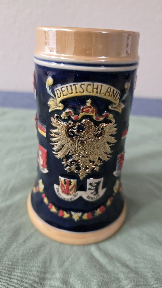 German Beer Stein “Deutschland” – Cobalt Blue with Gold Eagle & State Crests – 0.5L