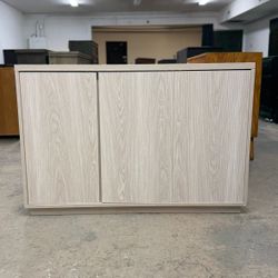 Modern Light Wood Color Fluted Style Buffet / Sideboard / Coffee Bar / Cupboard