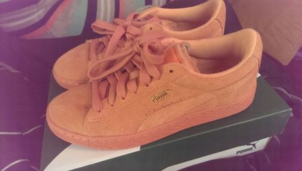 Pink puma suedes NEED TO SELL ASAP