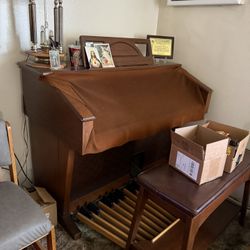 Lowry Organ FREE partly Functional 