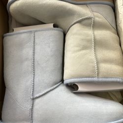UGG W CLASSIC SHORT II 1016223 W / SKBL / Sz 9W
