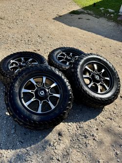 20” 6 lug Universal Chevy/Ford/Dodge Gear Off Road Wheels and Tires