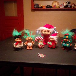 7 Vintage Christmas Themed Trolls. Thumbnail