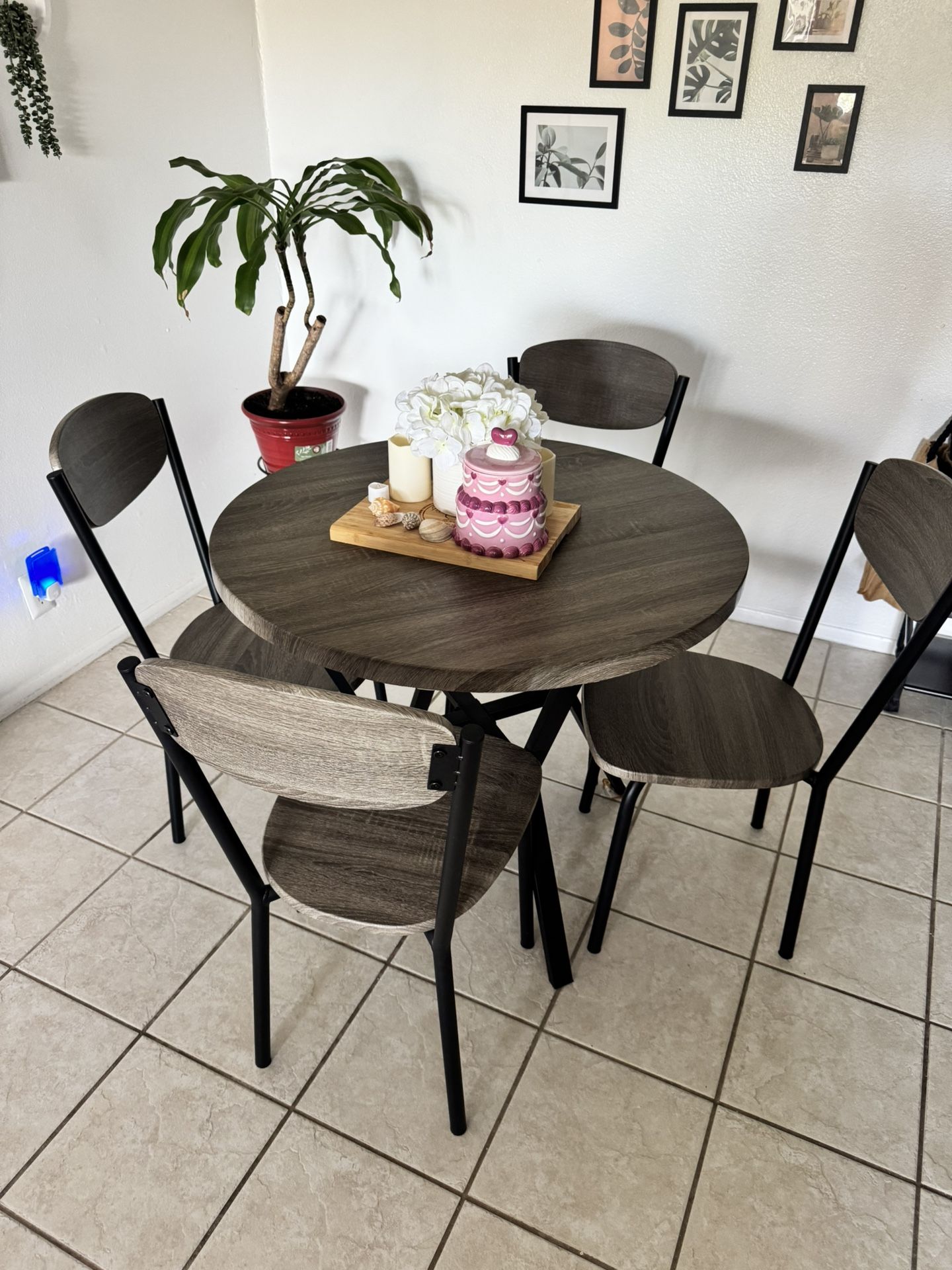 Dining Table 4 Seats