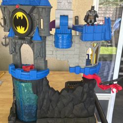 Batman Play set - Wayne Manor Batcave