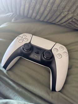 White & Blue ps5 controller
