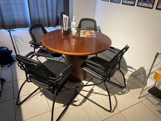 42” Round Conference Table W Chairs