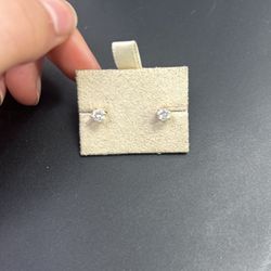 Stud Diamond Gold Earrings 