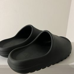 Yeezy Slides Dark Blue Sz9