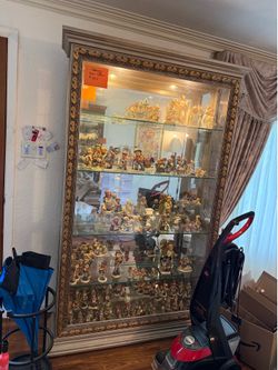 Eccentric Gold Carved wooden curio; champagne finish, split panel magnetic side openings & double lights