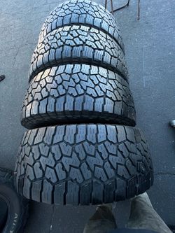 LT285/70R17 FALKEN WILDPEAK A/T