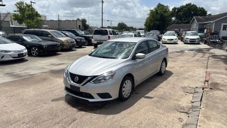 2018 Nissan Sentra 4 door Nice!