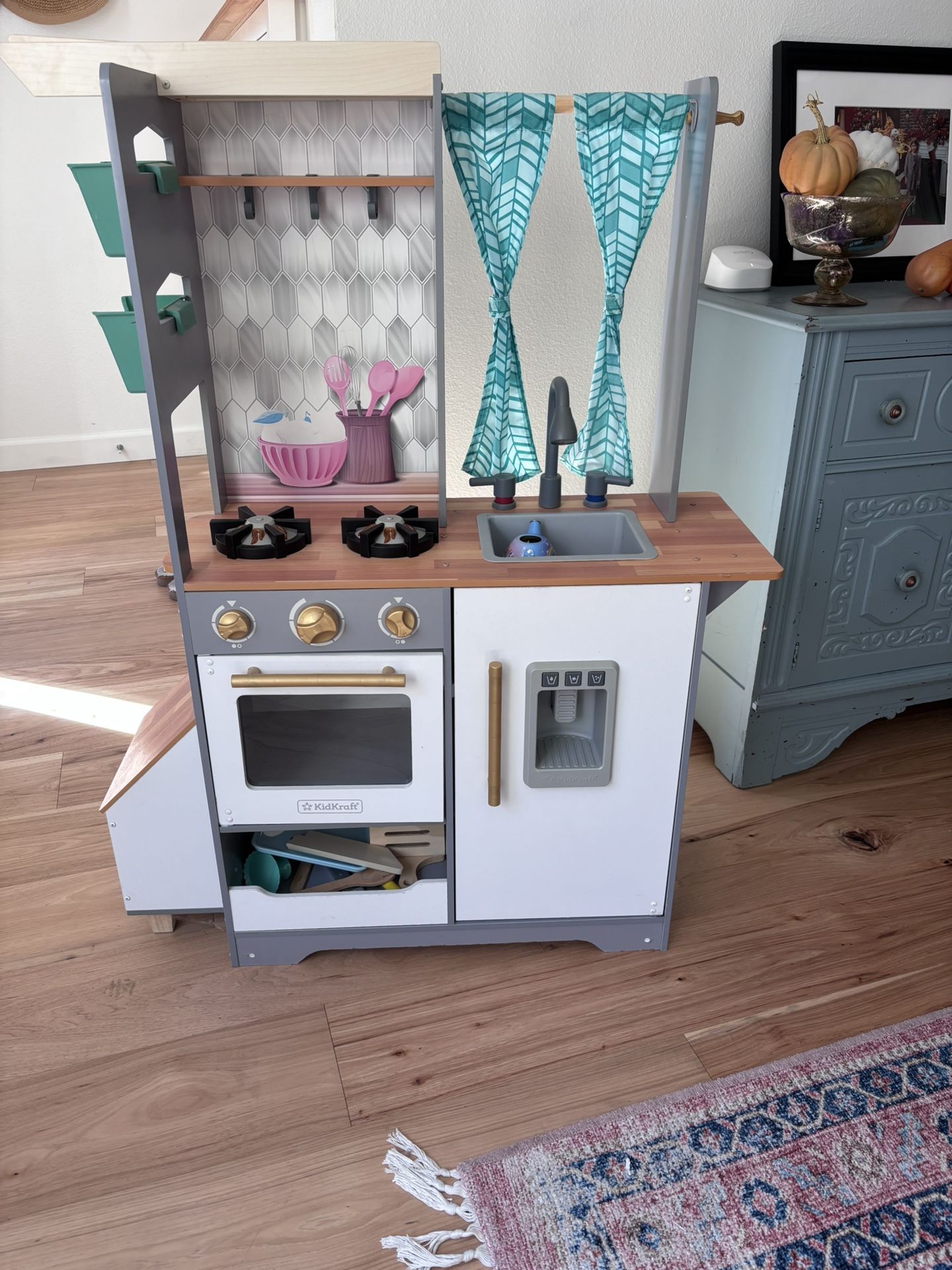 Play Kitchen