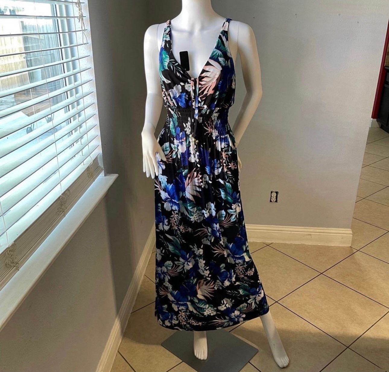 New Women’s Blue Floral Sleeveless dress size Large Stretchy Sundress