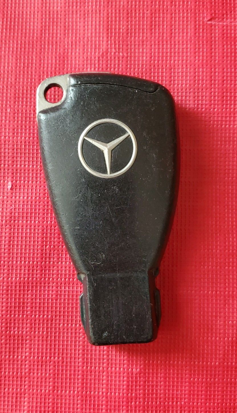 Mercedes Key