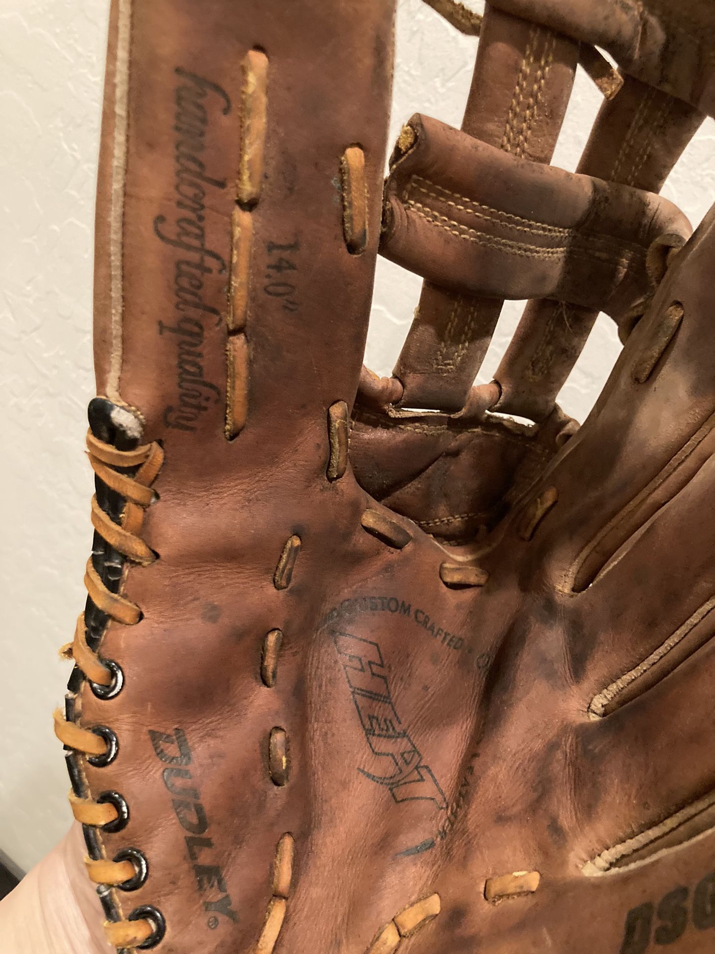 14 Inch Baseball Left Handed Glove In Peoria 