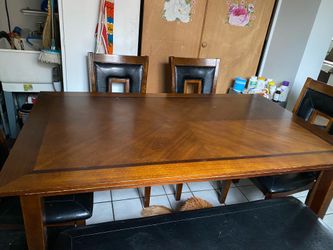 Dining table set